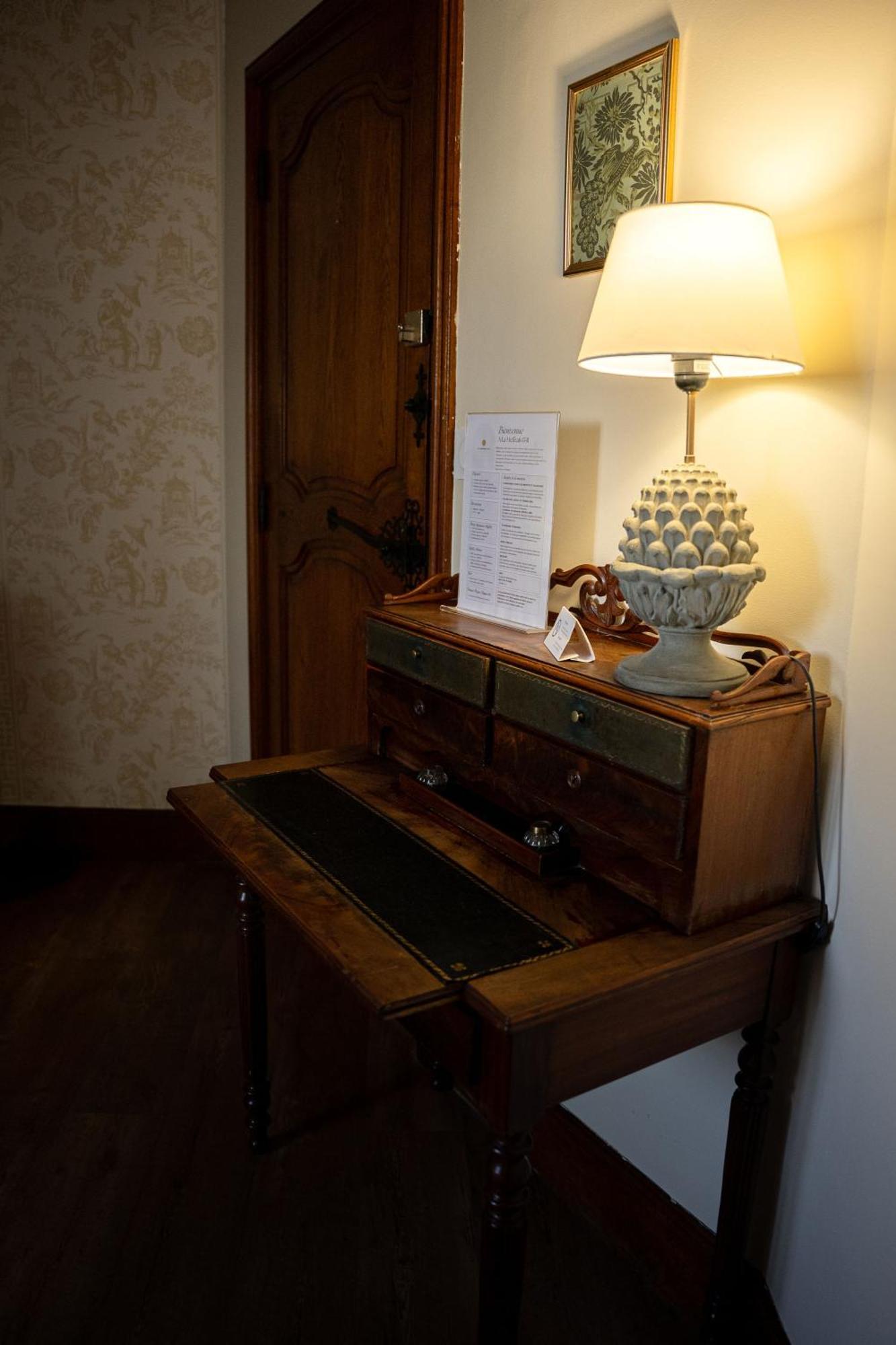 La Meffrais 1741 Bed and Breakfast Dinan Værelse billede